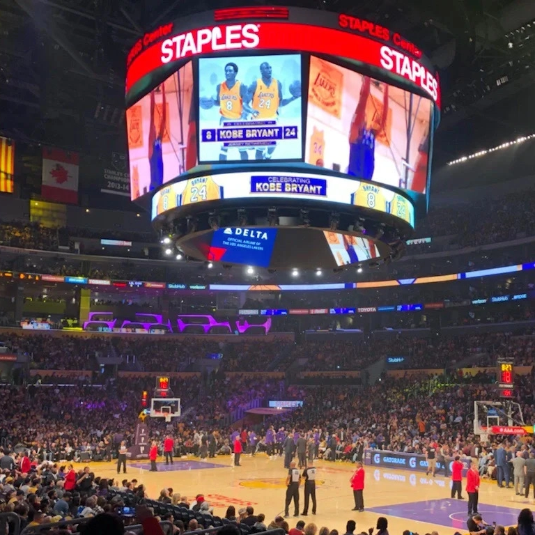 포효를 발휘 : 경기장 LED 디스플레이가 변형되는 탁구 경기장과 하키 지역